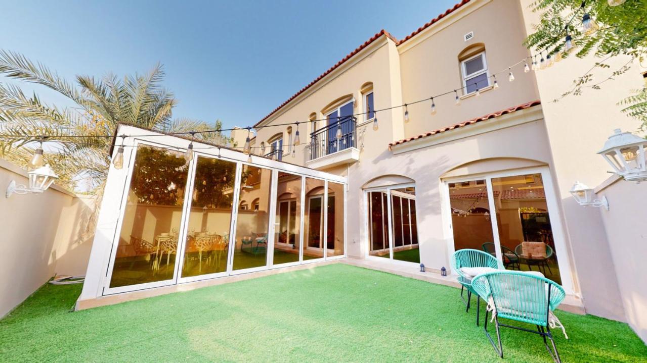 Bella Casa At Serena - Peaceful Three Bed Dubai